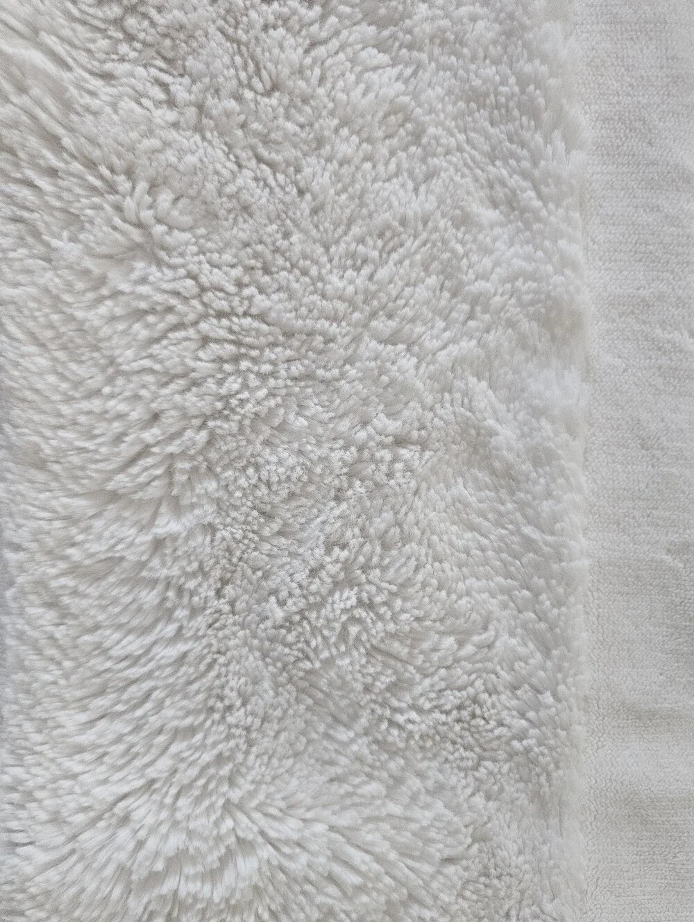 UGG Reversible Faux Fur Comforter Set King White + 1 Sham Cozy Luxury Bedding